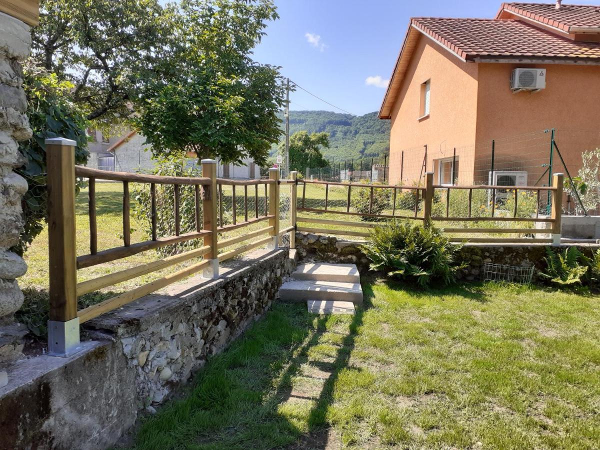 Les Copains D'Abord Villa Beaucroissant Екстериор снимка